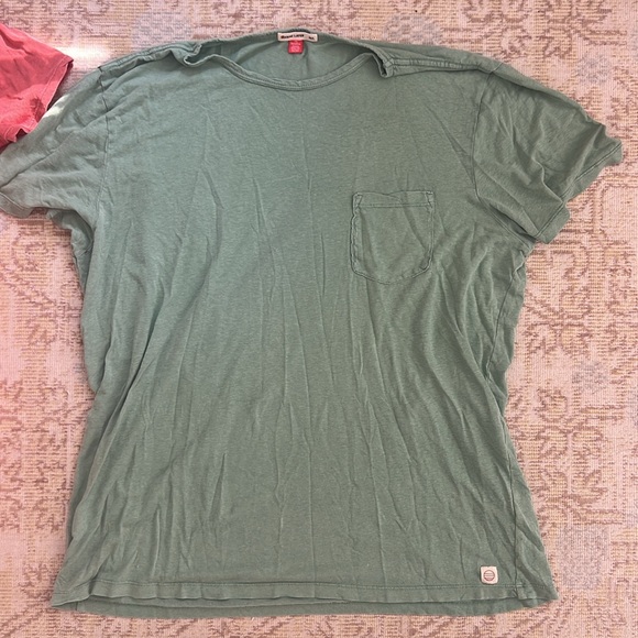 green marine layer t-shirt - size medium/large - Picture 2 of 3